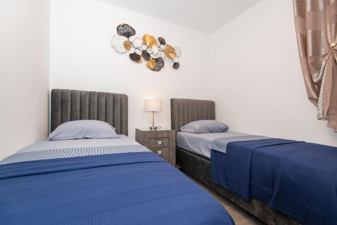 Sea Star Apartment 티바트 외부 사진