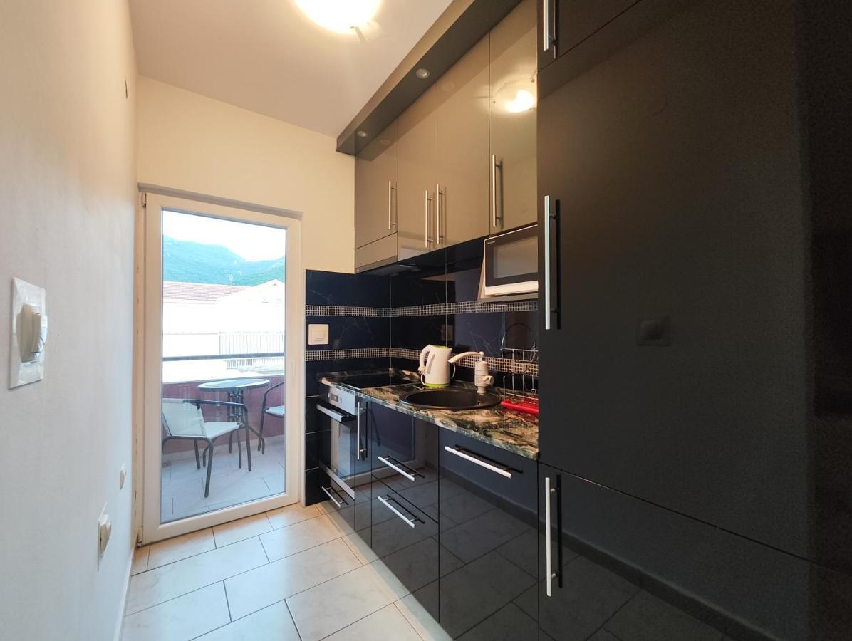 Sea Star Apartment 티바트 외부 사진