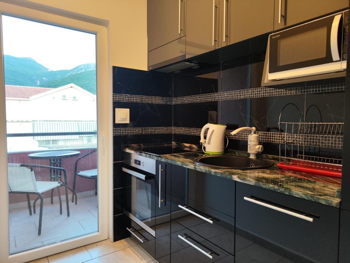 Sea Star Apartment 티바트 외부 사진